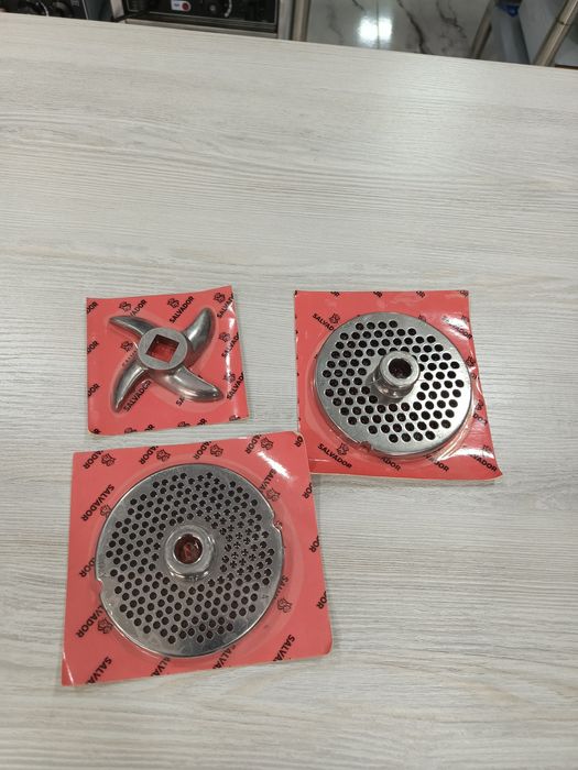 Myasorubka pichogʻi va setka salvsdor