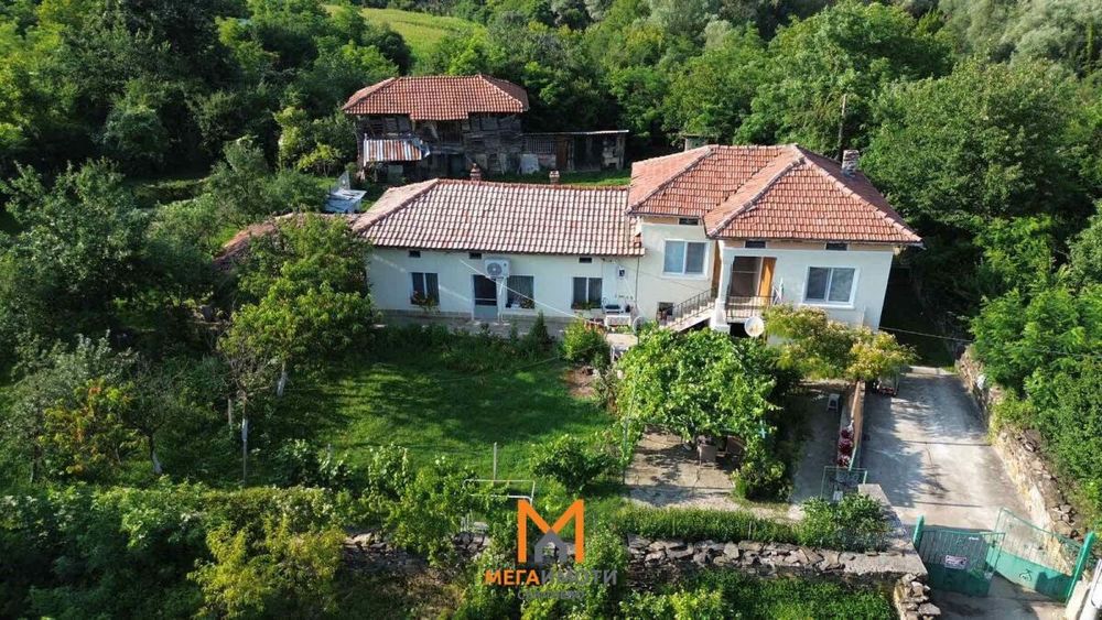 Продажба Къща гр. Севлиево - с. Бериево 280m² и двор 1800m²