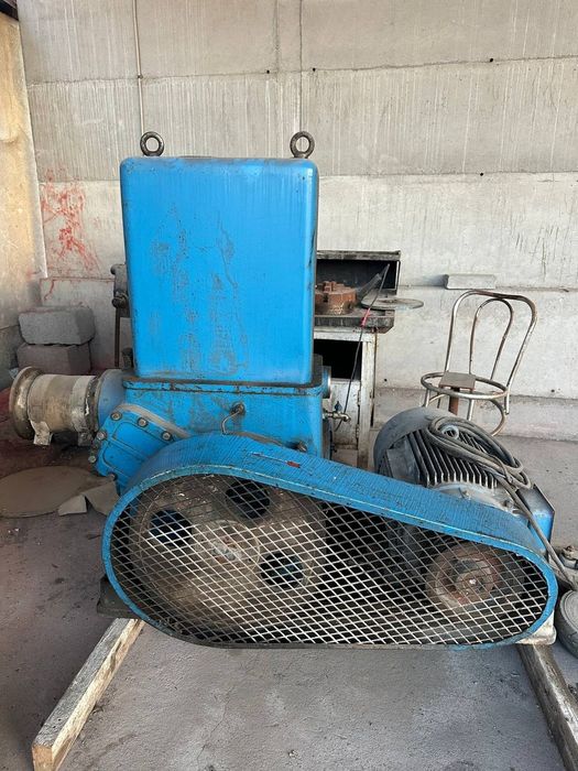 Вакум насос сотилади