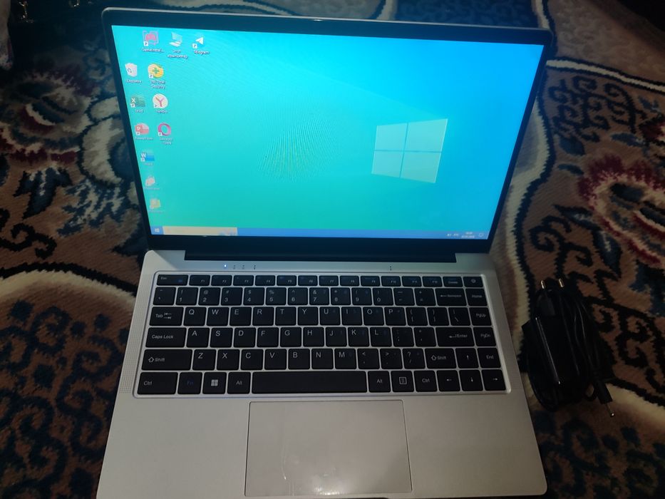 Noutbuk sotiladi Nomi Intel Inside