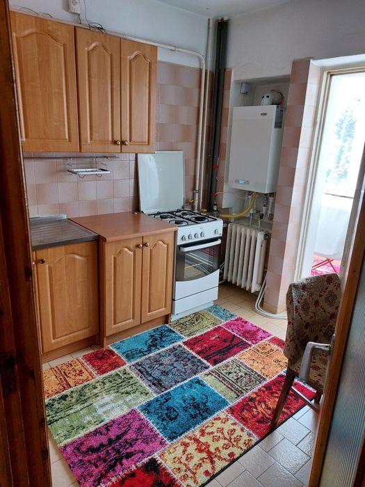 Inchiriez apartament 2 camere decomandat Obcini str Victoriei
