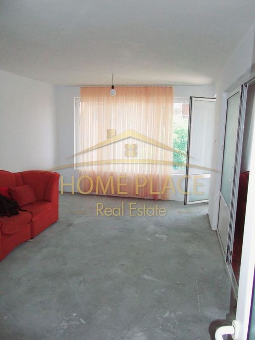 Четиристаен апартамент в кв.Аспарухово.