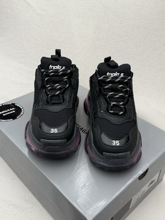Balenciaga triple s наличен