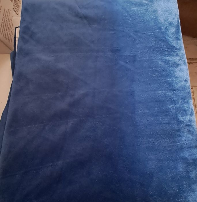 Продам  велюровые шторы