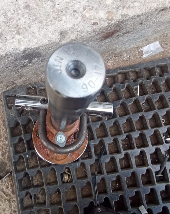 Cilindru hidraulic scaun