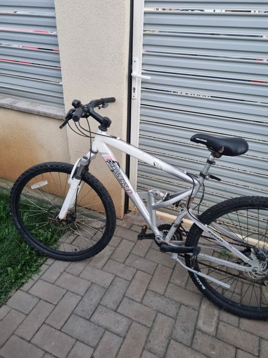 Bicicleta full suspension