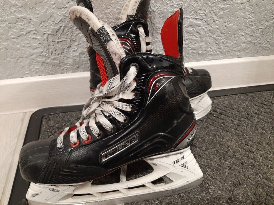 Продам коньки Bauer. Размер 6D