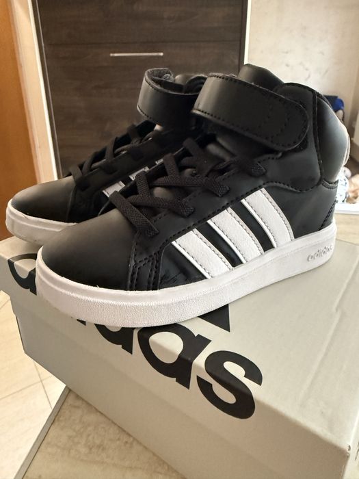 Продавам маратонки Адидас