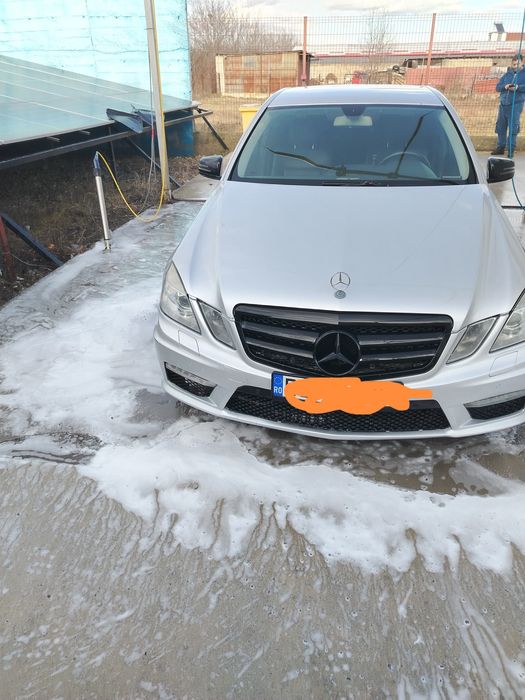 Vând Mercedes E clas
