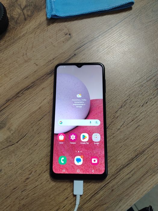 Продам телефон Samsung A13 память 128гб состояние отличное