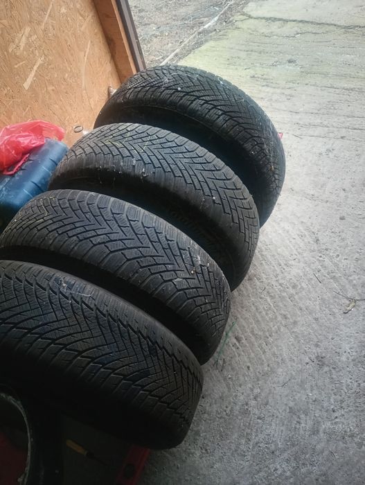 De vînzare patru jante pe 15 65 R 185 în 5 prezoane