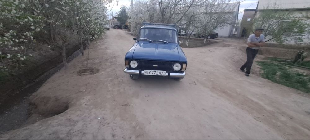 москвич  состояние среднее. Поставил новые шины, акумулятор.