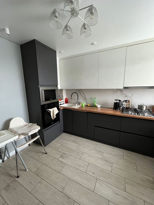 Продам 5 комнатную квартиру