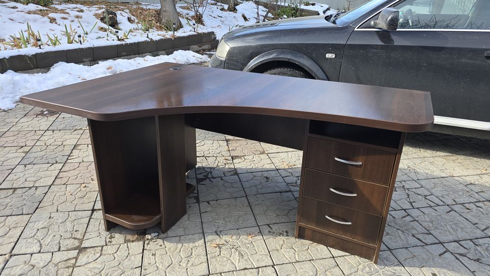 Продам стол рабочий угловой
