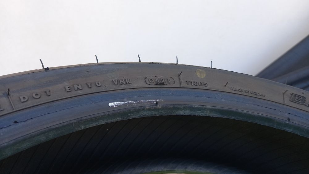 Предна гума за мотоциклет bridgestone battlax bt23 Dot 0421. 120/70/17