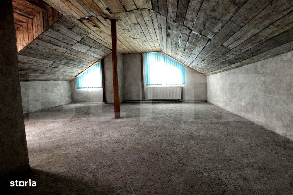 Casa de vanzare 7 camere, 300 mp utili, teren 839 mp, zona centrala