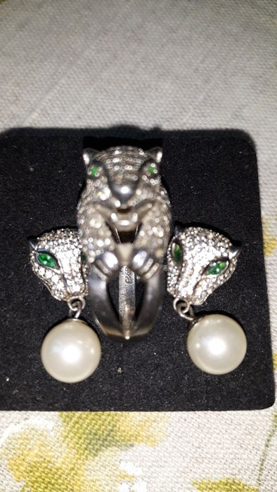 Комплект из серебра кольцо и сережки