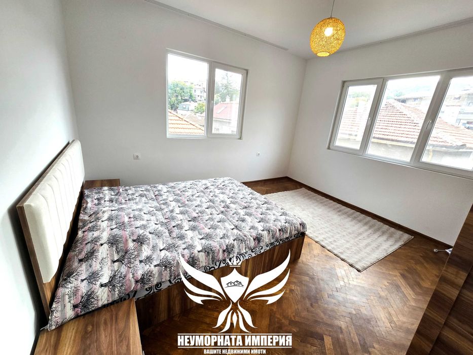 Под наем нов тристаен 120кв., 2 ет. в гр.Асеновгрд, център