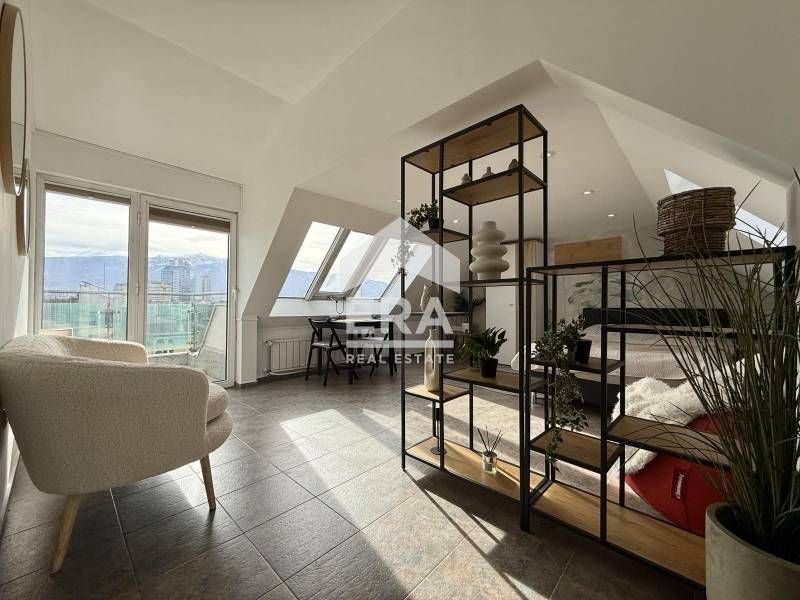 Дава се под наем Двустаен апартамент в София, Център - 70 кв.м за 847.62 € - Снимка #2