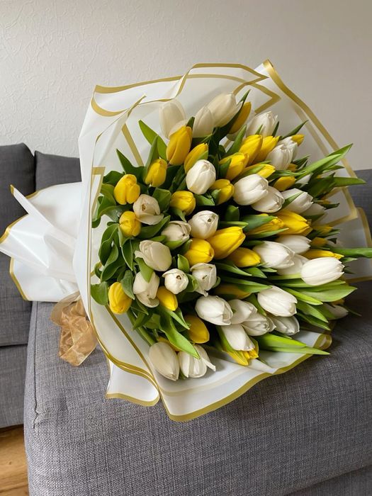 Букет тюльпан Астана 8 марта предзаказ