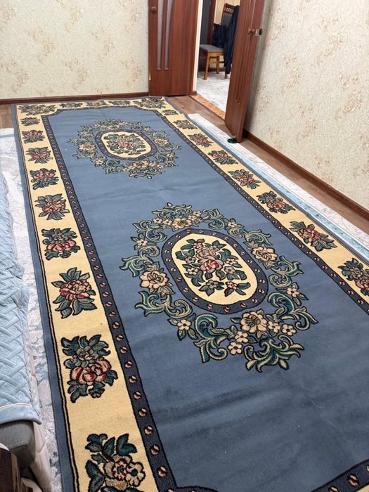 Ковер в хорошем  состояний