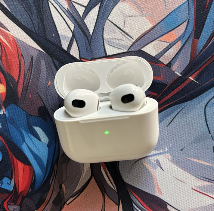 Casti in-ear Apple AirPods 3 originale, Lightning Case, stare foarte bună