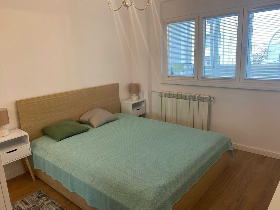 Apartament 3 camere , Calea Victoriei vis a vis Radisson bloc 1980