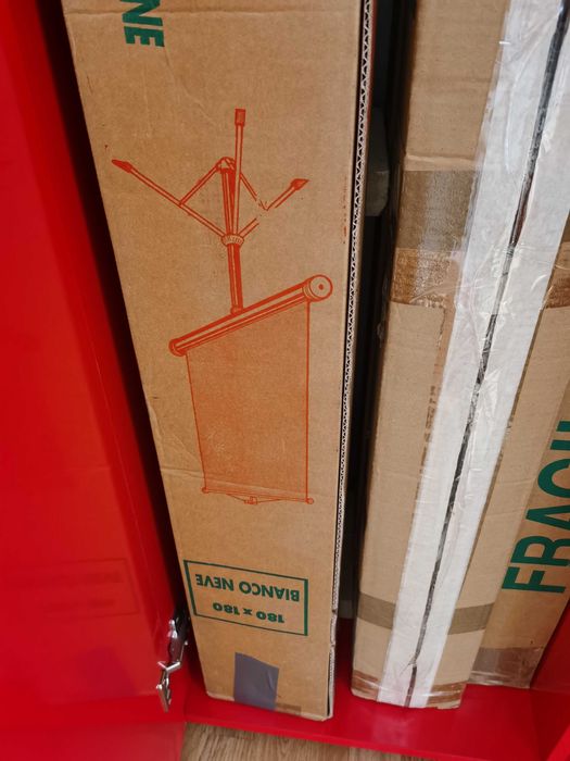 Videoproiector Acer 1260 DLP-2000lumen + ECRAN PROIECTIE 180cmx180cm