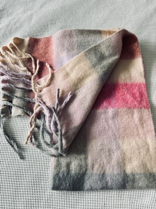 Розов дамски шал