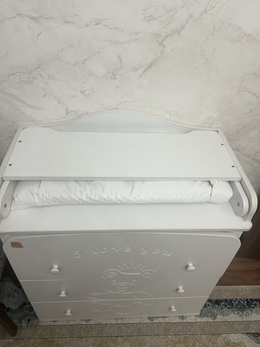 Продам комод детский,пуфик в подарок