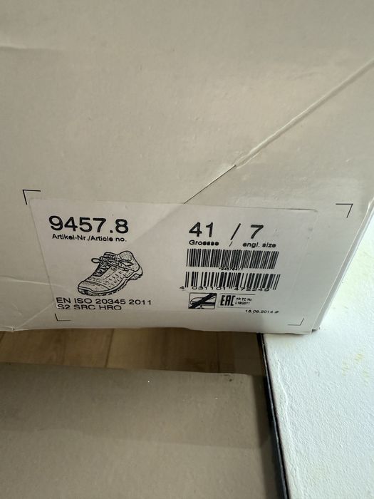 Работни обувки UVEX 41 - нови