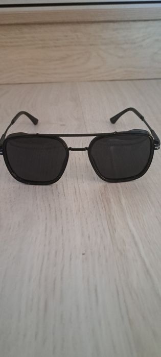 Продаётся солнцезащитные очки мужеской