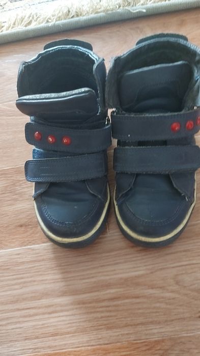 Ботинки, сапоги для мальчиков. Почти за даром.