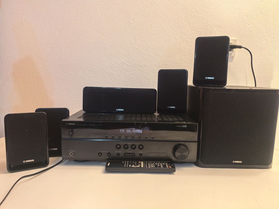 Amplificator Yamaha HTR 2067 cu boxe Yamaha  NS B20 si Subwoofer NS SWP 20 telecomanda originala