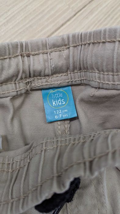 Лот детски бежови панталони 122, 6-7 години за момче. Карго и джинси