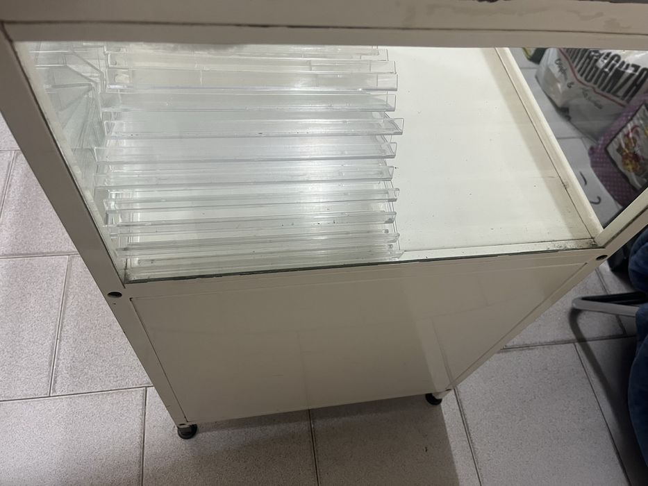 Метална маса за магазин Спешно!