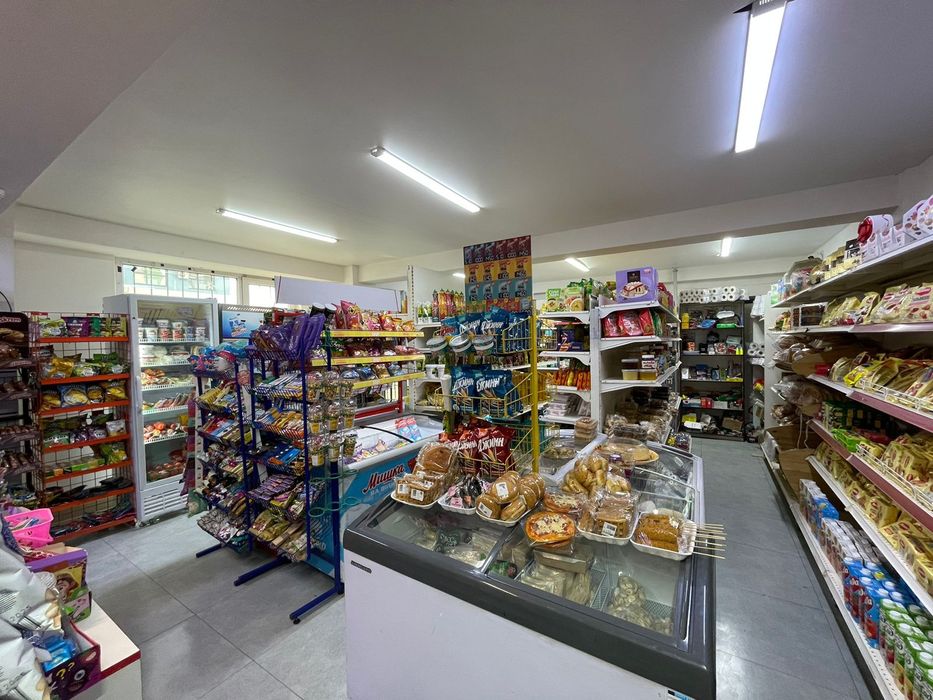 Магазин сатылады товарымен