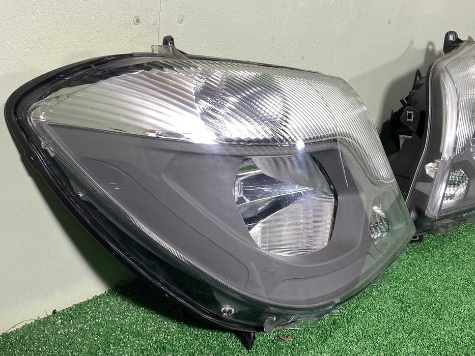 фар фарове ляв десен Marecedes Sprinter 2013-2018г. #1041V #1042V