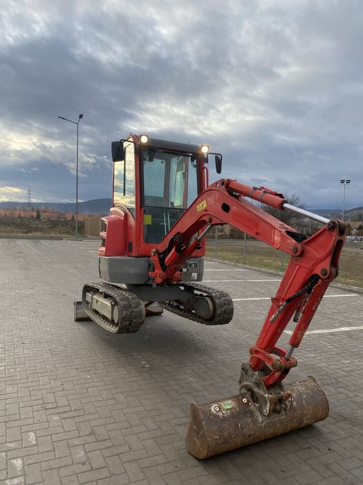 De vanzare sau da inchiriat  miniexcavator Volvo