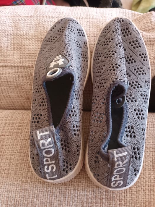 Продам обувь на девочку