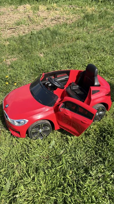 Masinuta BMW electrica