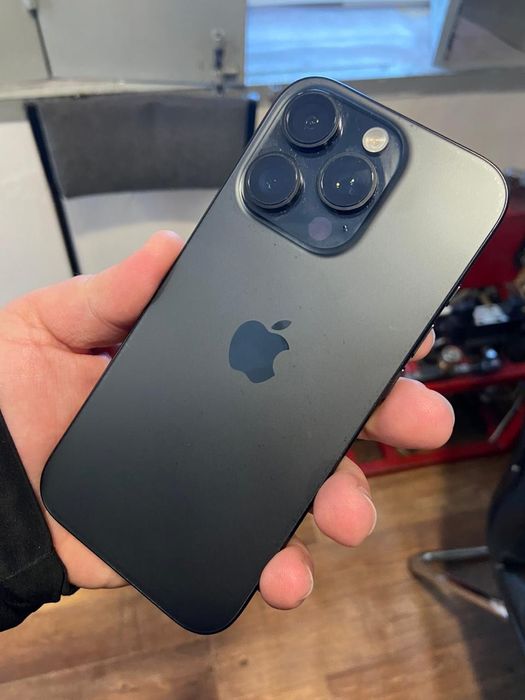 Iphone 16 pro  Black Titanium