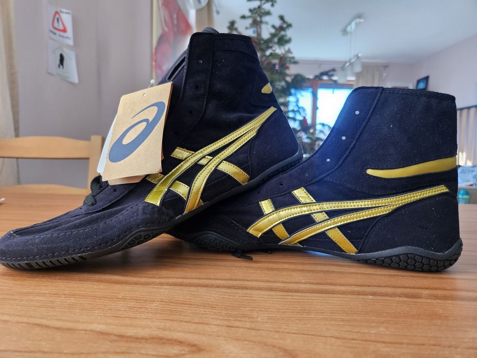 Японски Asics борцовки 2 модела