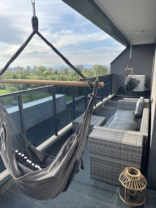 Модерен двустаен апартамент в Център