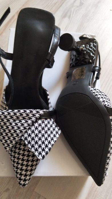 Босоножки женские