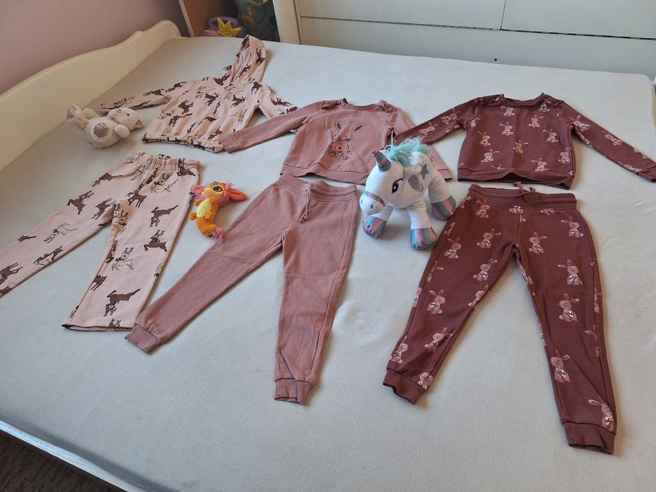 Нови зимни комплекти размер 104/110