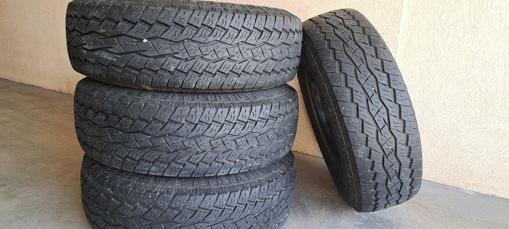 Гуми Toyo open country AT+ с джанти за  Дискавъри 1