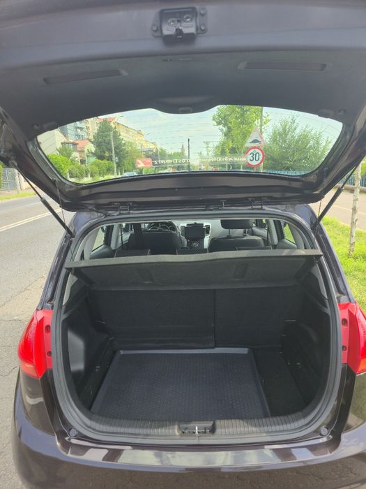 KIA Venga 2010 — imagine 5