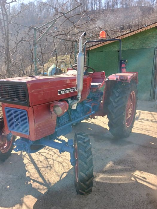 Vând tractor u445