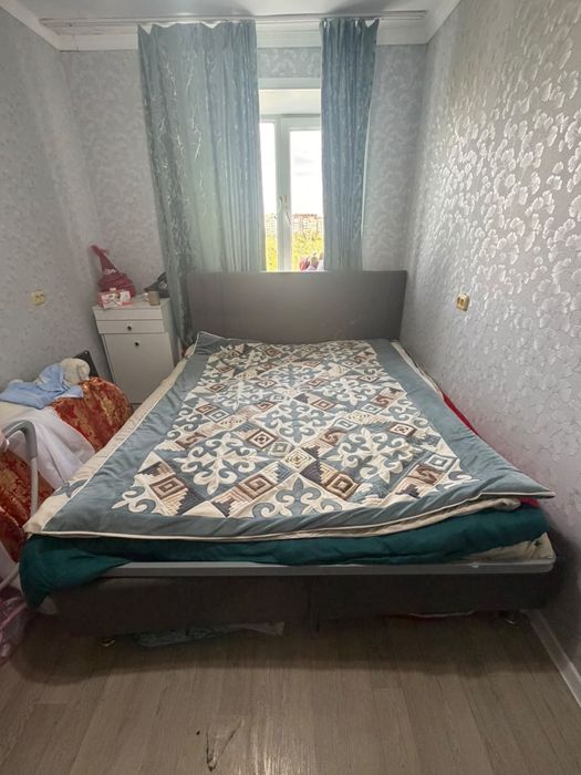 Спальный кровать  без матраса